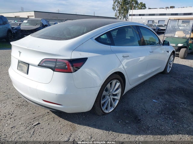 2018 TESLA MODEL 3 5YJ3E1EAXJF126472 Photo 3