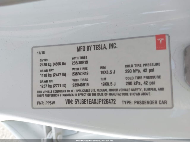 2018 TESLA MODEL 3 5YJ3E1EAXJF126472 Photo 8