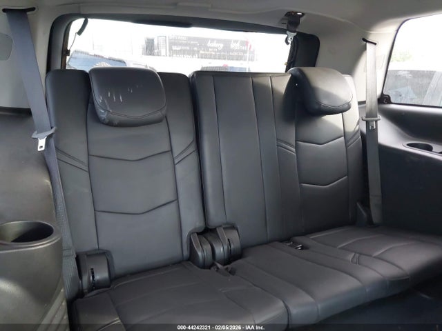 44242321 :رقم المزاد ، 1GYS3CKJ5KR316624 vin ، 2019 Cadillac Escalade Premium Luxury مزاد بيع