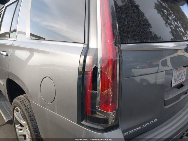 44242321 :رقم المزاد ، 1GYS3CKJ5KR316624 vin ، 2019 Cadillac Escalade Premium Luxury مزاد بيع