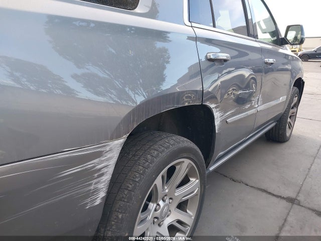 44242321 :رقم المزاد ، 1GYS3CKJ5KR316624 vin ، 2019 Cadillac Escalade Premium Luxury مزاد بيع