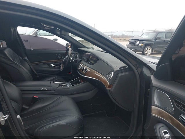 WDDUG8CB8FA203235 Mercedes-Benz S 550