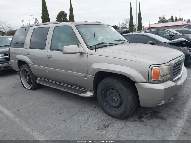 2000 CADILLAC ESCALADE 1GYEK13R6YR116921