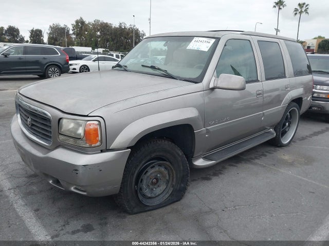 2000 CADILLAC ESCALADE 1GYEK13R6YR116921 Photo 1