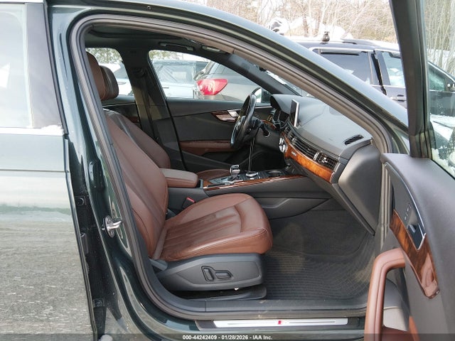 2017 AUDI A4 WAUENAF43HN014428 Photo 4