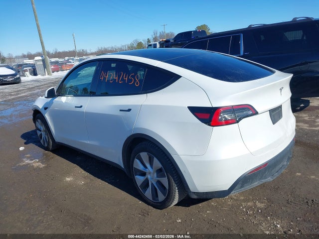 2021 TESLA MODEL Y 5YJYGDED7MF107510 Photo 2