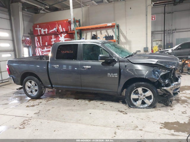 1C6RR7LG9HS527637 RAM 1500 Big Horn 4x4 5&#039;7 Box