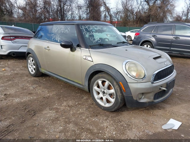 2009 MINI COOPER S WMWMF73539TT97311 Photo 0