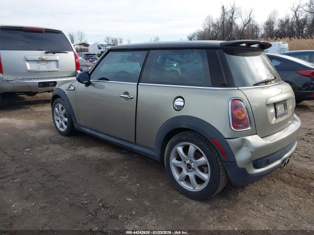 2009 MINI COOPER S WMWMF73539TT97311 Photo 2