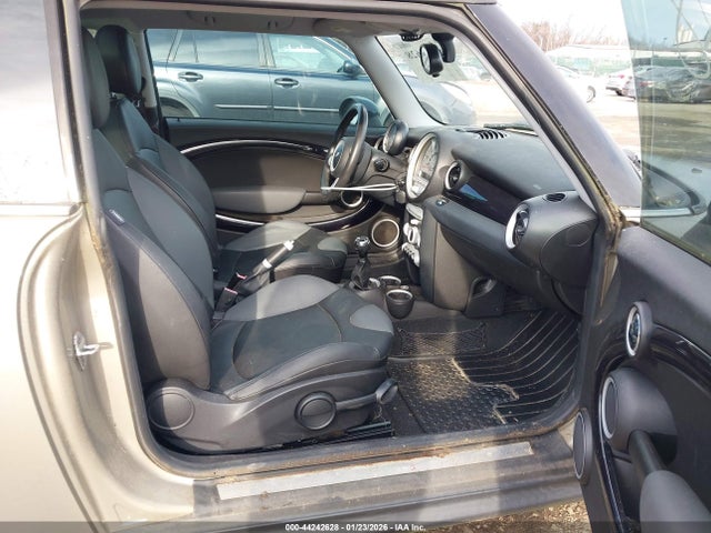 2009 MINI COOPER S WMWMF73539TT97311 Photo 4