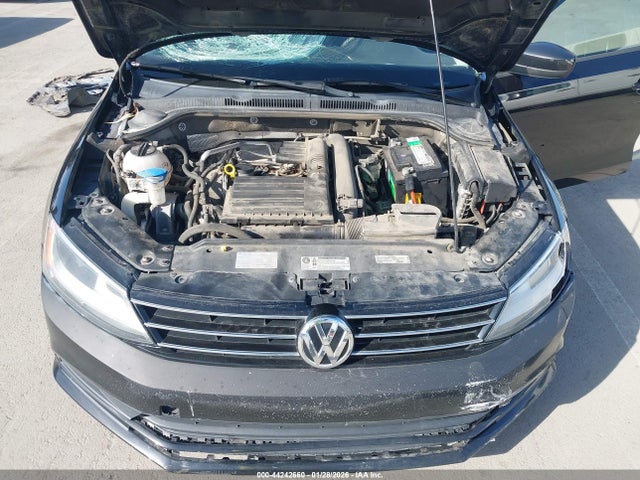 3VW267AJ2GM270567 Volkswagen Jetta 1.4t S