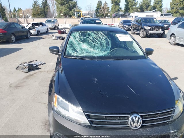 3VW267AJ2GM270567 Volkswagen Jetta 1.4t S