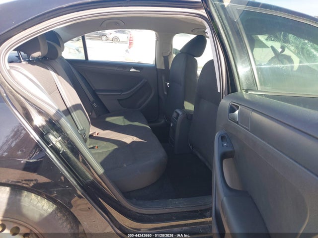 3VW267AJ2GM270567 Volkswagen Jetta 1.4t S