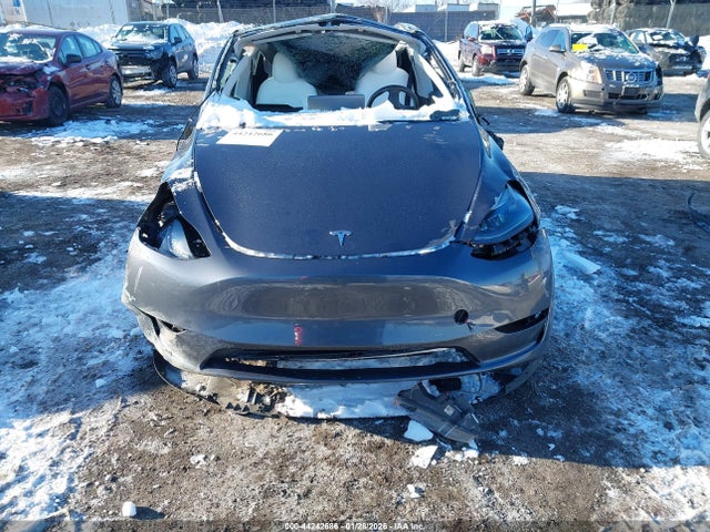 Продажа на аукционе авто 2023 Tesla Model Y Awd/long Range Dual Motor All-wheel Drive, vin: 7SAYGDEE1PF826977, номер лота: 44242686