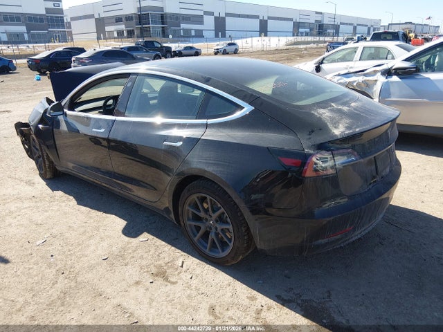 2019 TESLA MODEL 3 5YJ3E1EA2KF399293 Photo 2