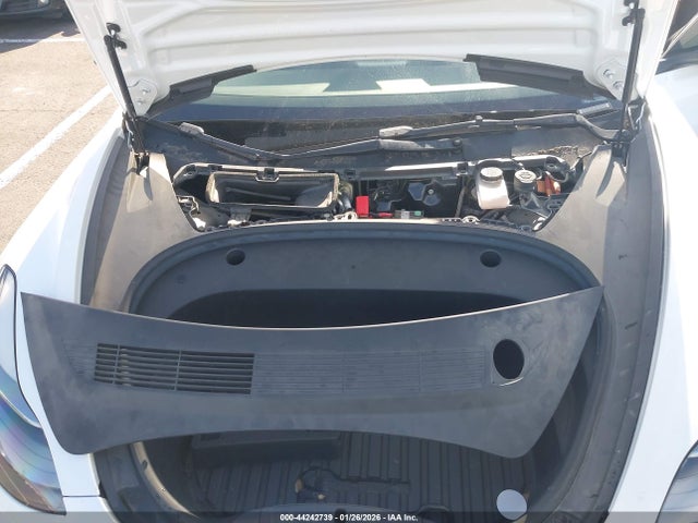 44242739 :رقم المزاد ، 5YJ3E1EA0NF310728 vin ، 2022 Tesla Model 3 Rear-wheel Drive مزاد بيع