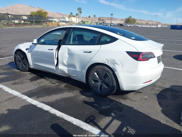 44242739 :رقم المزاد ، 5YJ3E1EA0NF310728 vin ، 2022 Tesla Model 3 Rear-wheel Drive مزاد بيع