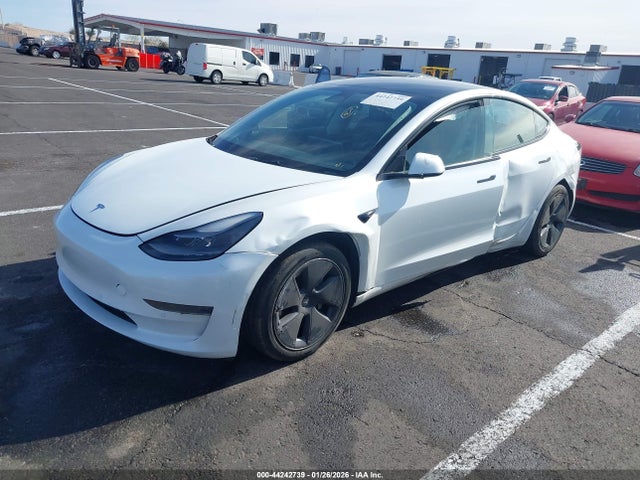 44242739 :رقم المزاد ، 5YJ3E1EA0NF310728 vin ، 2022 Tesla Model 3 Rear-wheel Drive مزاد بيع