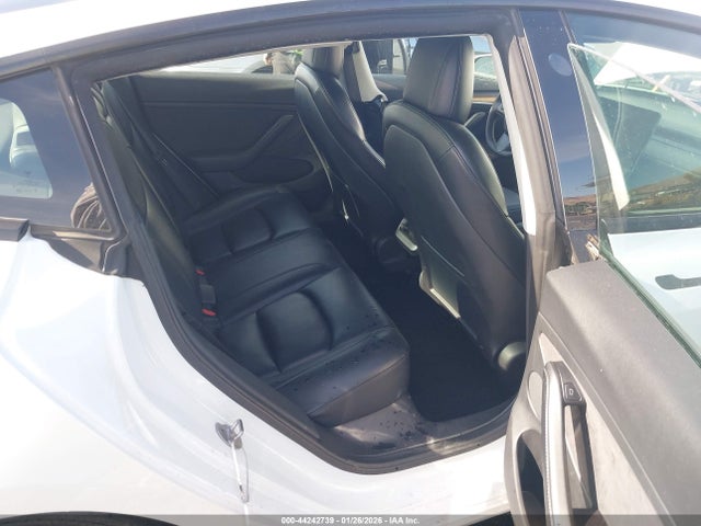 44242739 :رقم المزاد ، 5YJ3E1EA0NF310728 vin ، 2022 Tesla Model 3 Rear-wheel Drive مزاد بيع