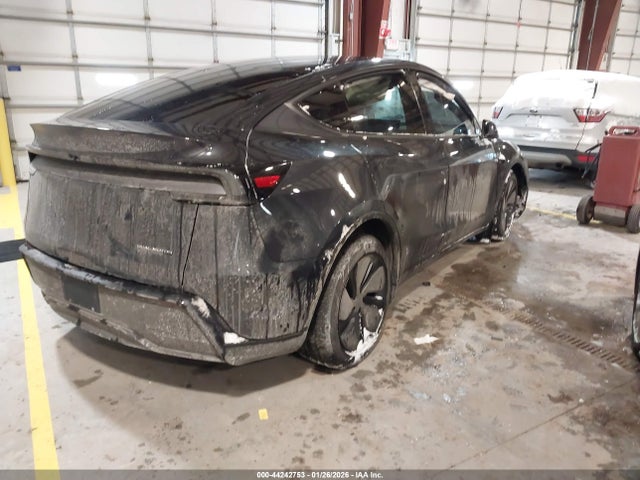 2026 TESLA MODEL Y 7SAYGDEE2TF449912 Photo 3