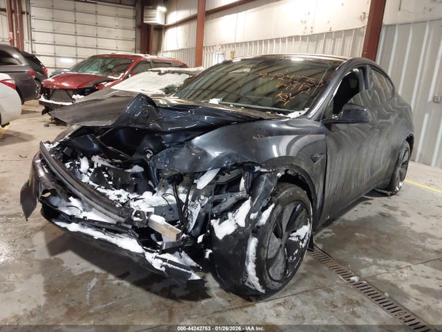 2026 TESLA MODEL Y 7SAYGDEE2TF449912 Photo 5