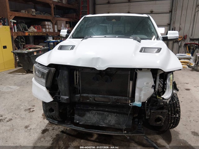 44242756 :رقم المزاد ، 1C6SRFRT1NN226841 vin ، 2022 Ram 1500 Laramie  4x4 6'4 Box مزاد بيع