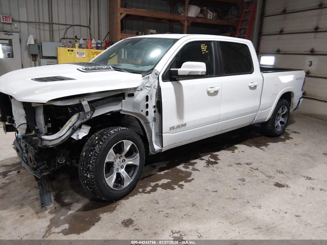 44242756 :رقم المزاد ، 1C6SRFRT1NN226841 vin ، 2022 Ram 1500 Laramie  4x4 6'4 Box مزاد بيع