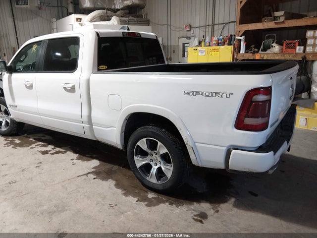 44242756 :رقم المزاد ، 1C6SRFRT1NN226841 vin ، 2022 Ram 1500 Laramie  4x4 6'4 Box مزاد بيع