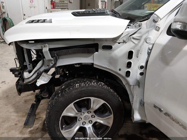 44242756 :رقم المزاد ، 1C6SRFRT1NN226841 vin ، 2022 Ram 1500 Laramie  4x4 6'4 Box مزاد بيع