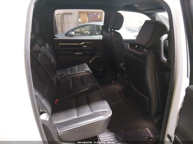 44242756 :رقم المزاد ، 1C6SRFRT1NN226841 vin ، 2022 Ram 1500 Laramie  4x4 6'4 Box مزاد بيع