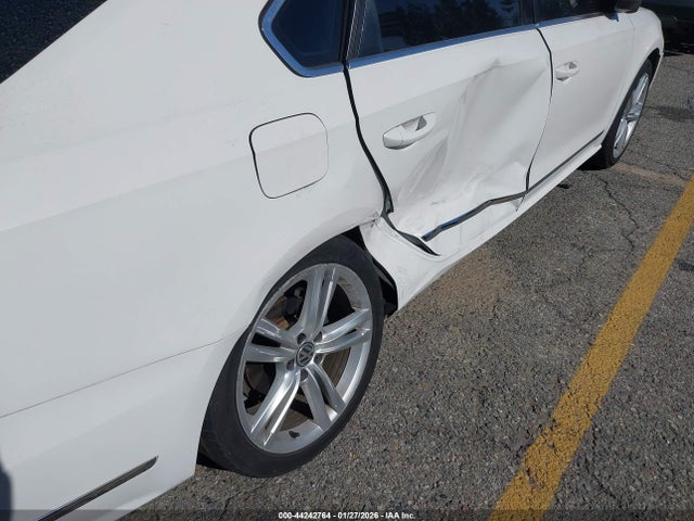 Продаж на аукціоні авто 2014 Volkswagen Passat 2.0l Tdi Sel Premium, vin: 1VWCN7A31EC118979, номер лоту: 44242764
