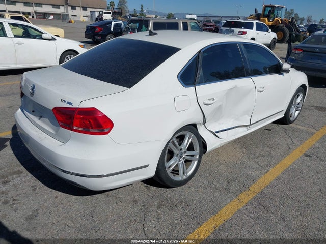 Продаж на аукціоні авто 2014 Volkswagen Passat 2.0l Tdi Sel Premium, vin: 1VWCN7A31EC118979, номер лоту: 44242764