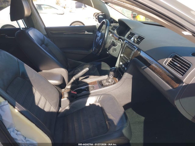 Продаж на аукціоні авто 2014 Volkswagen Passat 2.0l Tdi Sel Premium, vin: 1VWCN7A31EC118979, номер лоту: 44242764