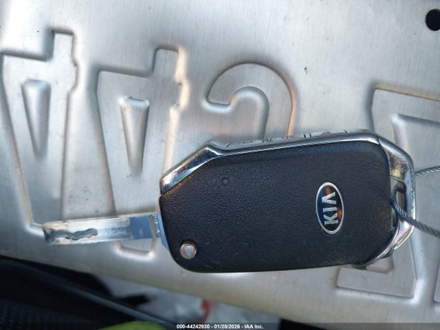 44242930 :رقم المزاد ، 3KPF24AD5LE243909 vin ، 2020 Kia Forte Lxs مزاد بيع