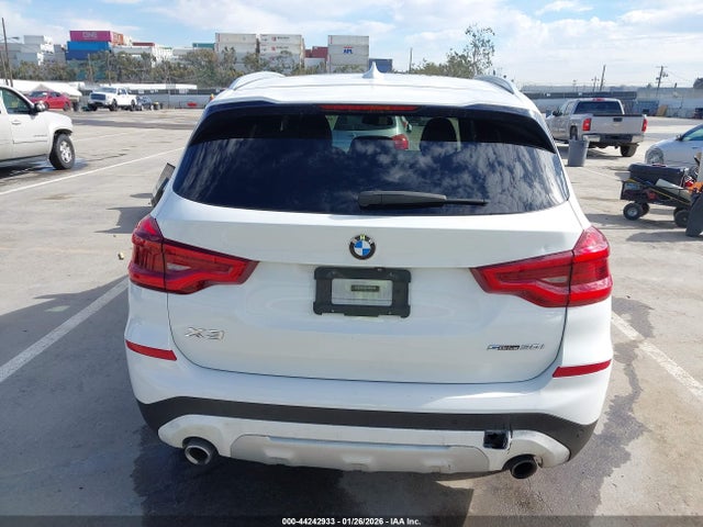 5UXTR7C56KLE94726 BMW X3 Sdrive30i