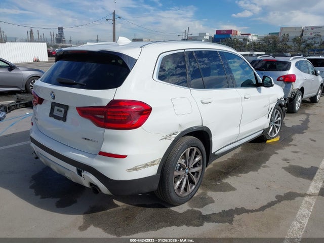 2019 BMW X3 5UXTR7C56KLE94726 Photo 3