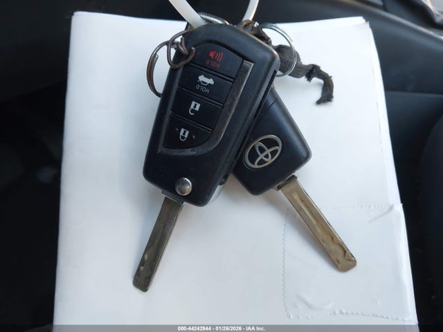 5YFEPMAE4MP251165 Toyota COROLLA LE