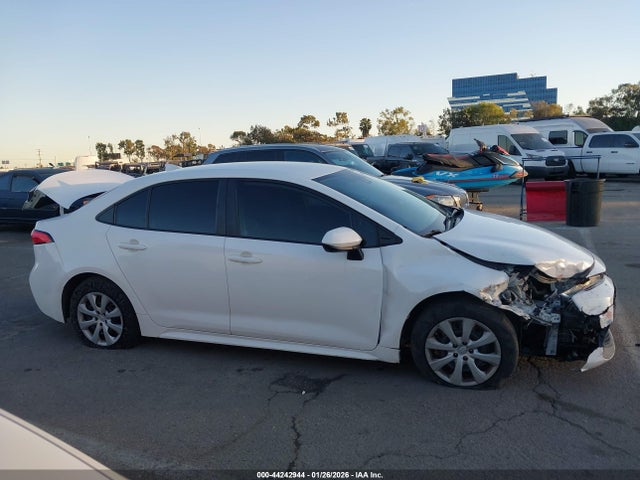 5YFEPMAE4MP251165 Toyota COROLLA LE