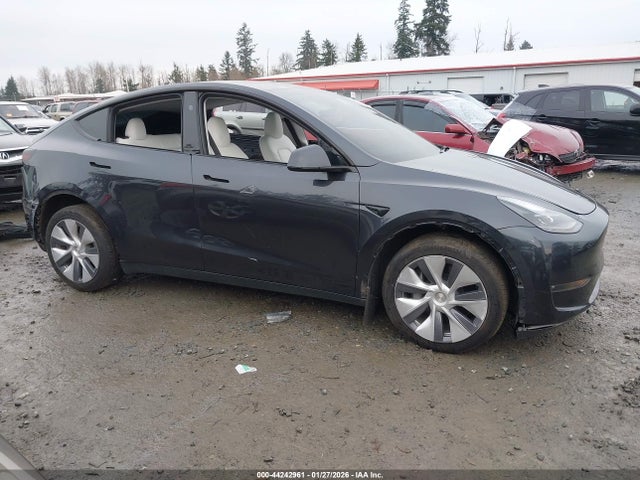 7SAYGDEE0RF085188 Tesla Model Y Long Range Dual Motor All-wheel Drive
