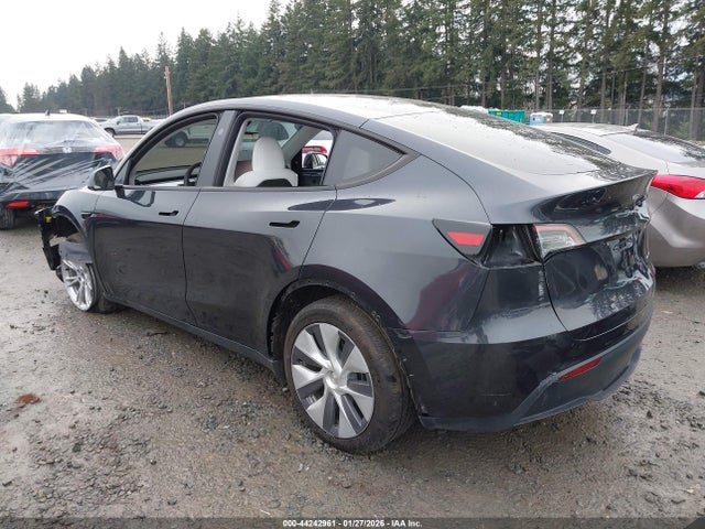 2024 TESLA MODEL Y 7SAYGDEE0RF085188 Photo 2