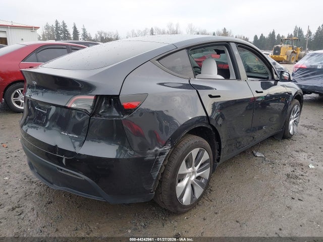 2024 TESLA MODEL Y 7SAYGDEE0RF085188 Photo 3
