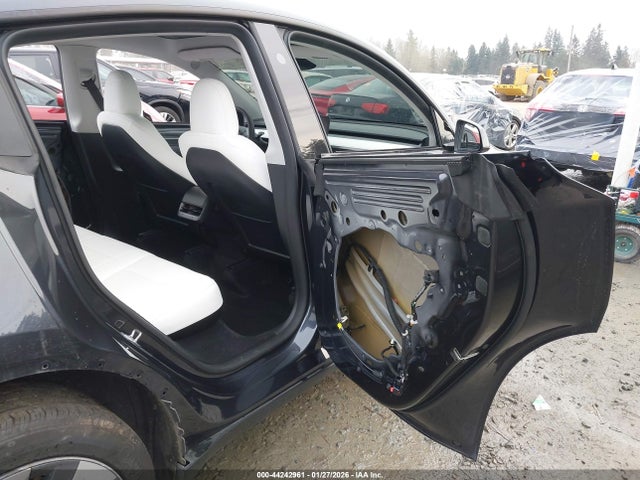 2024 TESLA MODEL Y 7SAYGDEE0RF085188 Photo 7