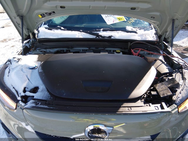 2023 VOLVO XC40 RECHARGE PURE ELECTRIC YV4ED3UW8P2076829 Photo 9