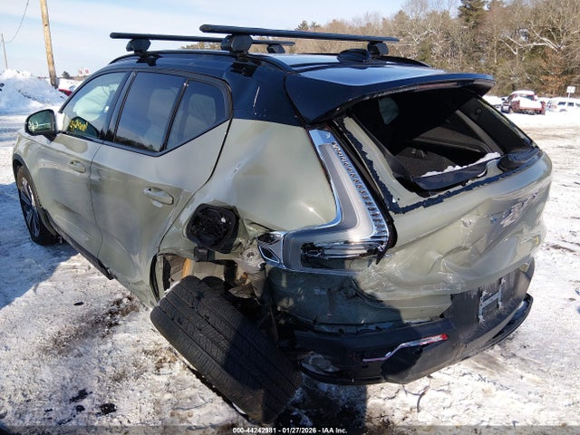 2023 VOLVO XC40 RECHARGE PURE ELECTRIC YV4ED3UW8P2076829 Photo 2