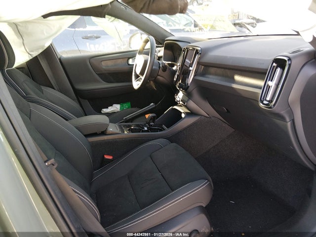 2023 VOLVO XC40 RECHARGE PURE ELECTRIC YV4ED3UW8P2076829 Photo 4