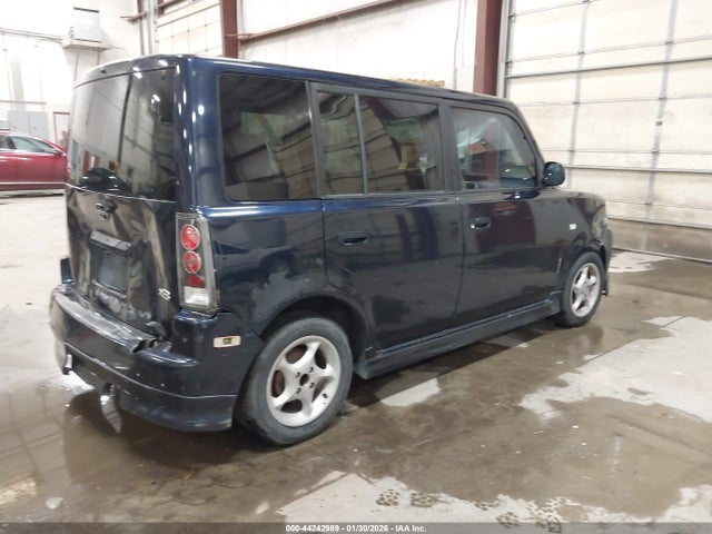 44242989 :رقم المزاد ، JTLKT324554022369 vin ، 2005 Scion Xb مزاد بيع