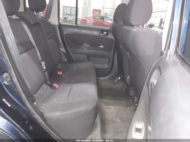 44242989 :رقم المزاد ، JTLKT324554022369 vin ، 2005 Scion Xb مزاد بيع