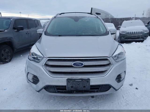 1FMCU9J95JUC49516 Ford Escape Titanium