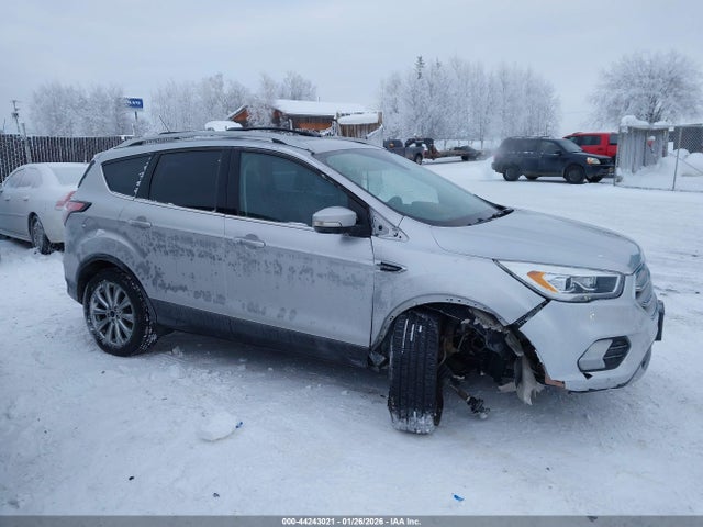 1FMCU9J95JUC49516 Ford Escape Titanium