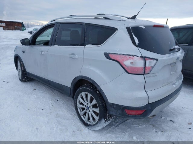 1FMCU9J95JUC49516 Ford Escape Titanium